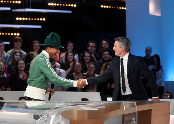 Après la visite de Pharrell Williams, Michel Cymès vient rassurer le public du Grand journal Après la visite de Pharrell Williams, Michel Cymès vient rassurer le public du Grand journal