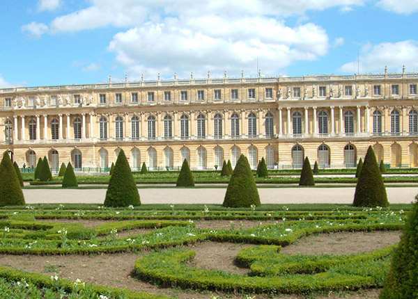 Canal+ passe commande de la série Versailles