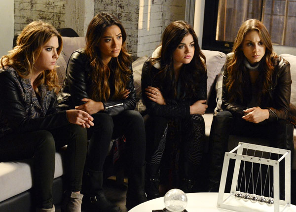 Pretty Little Liars : « Nous avons emmené nos fans à un point de rupture » Pretty Little Liars : « Nous avons emmené nos fans à un point de rupture »