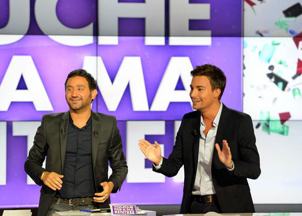 Touche pas à mon poste : Canapé quiz et Arnaud Tsamère, sujet à débat chez Cyril Hanouna Touche pas à mon poste : Canapé quiz et Arnaud Tsamère, sujet à débat chez Cyril Hanouna