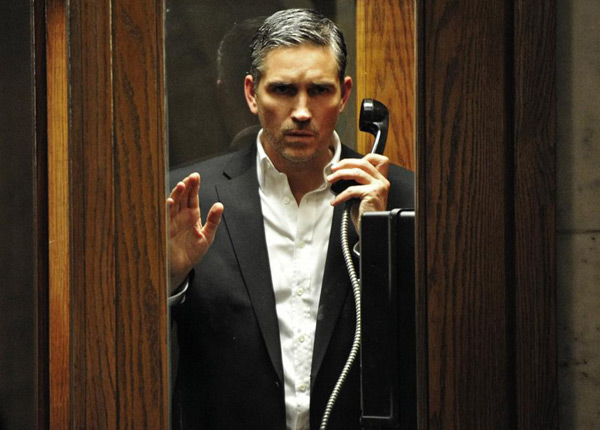 Jim Caviezel (Person of Interest - saison 3) : « Reese va perdre un de ses proches »