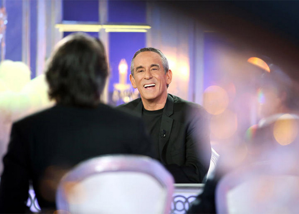 Salut les Terriens : Julien Lepers pris au piège des questions de Thierry Ardisson ?