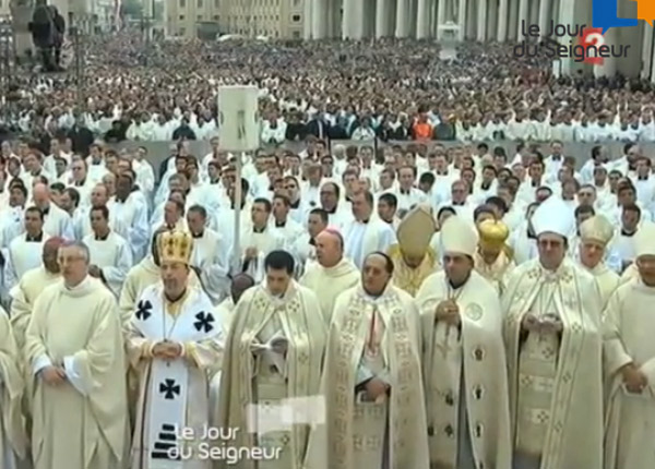 La Canonisation des papes rassemble les Français dans Le Jour du seigneur La Canonisation des papes rassemble les Français dans Le Jour du seigneur