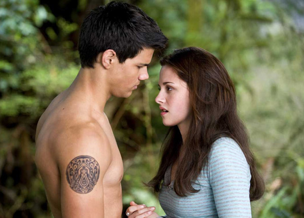 Twilight - Chapitre 2 : la Tentation des ménagères pour Kristen Stewart, Robert Pattinson et Taylor Lautner Twilight - Chapitre 2 : la Tentation des ménagères pour Kristen Stewart, Robert Pattinson et Taylor Lautner