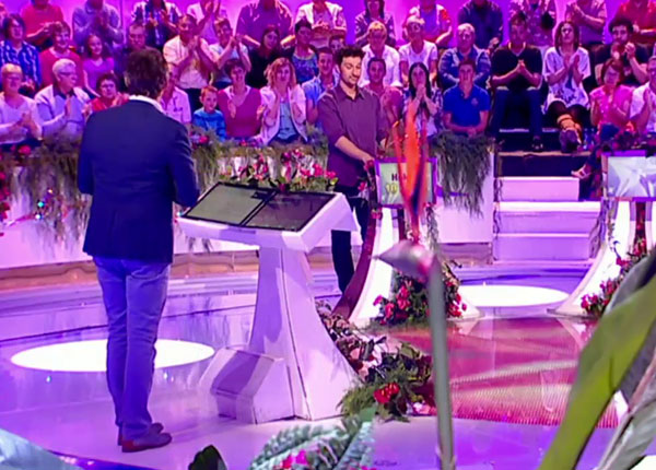 Les 12 coups de midi : Hakim se trompe de champion face à l’Étoile mystérieuse Les 12 coups de midi : Hakim se trompe de champion face à l’Étoile mystérieuse