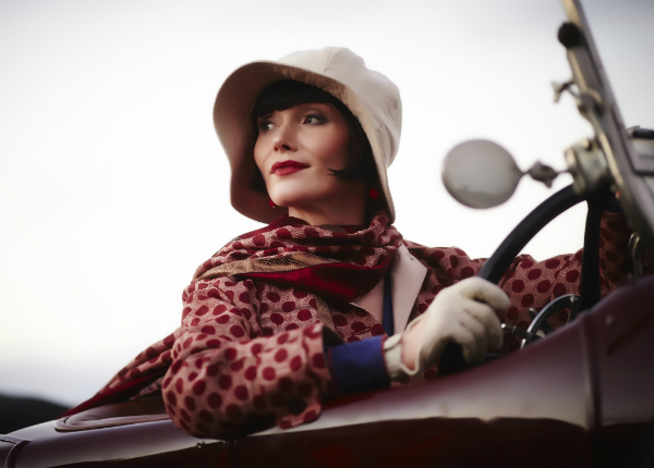 Essie Davis : « Miss Fisher, c’est James Bond au féminin »