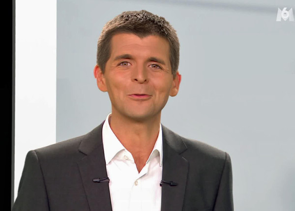 Capital : Thomas Sotto fait ses adieux entre bikinis et déodorants