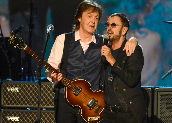 Les Beatles : Paul McCartney et Ringo Starr remontent sur scène pour le grand concert des 50 ans