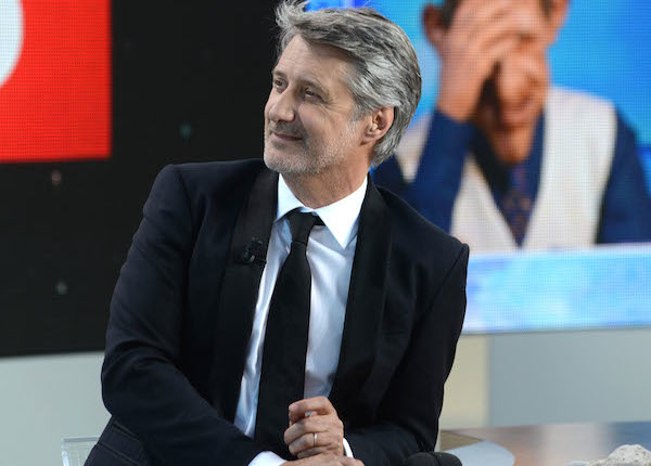 Le Grand Journal : Antoine De Caunes accueille une nouvelle chroniqueuse aux côtés de Natacha Polony Le Grand Journal : Antoine De Caunes accueille une nouvelle chroniqueuse aux côtés de Natacha Polony