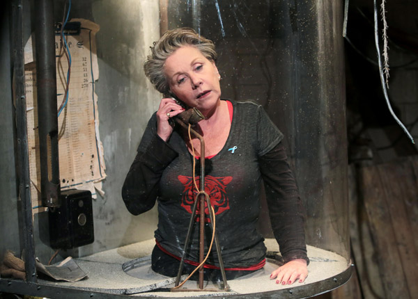 Fort Boyard : Baptiste Giabiconi, Fauve Hautot et Françoise Laborde soutiennent Le Refuge sur France 2 Fort Boyard : Baptiste Giabiconi, Fauve Hautot et Françoise Laborde soutiennent Le Refuge sur France 2