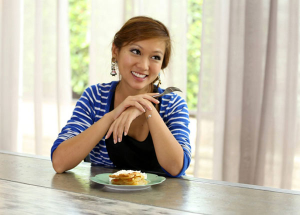 Nathalie Nguyen (MasterChef) monte dans le food-truck de France 2