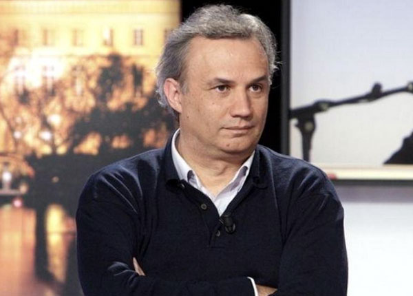 Touche pas à mon poste : Bruno Roger-Petit rejoint Cyril Hanouna sur D8 Touche pas à mon poste : Bruno Roger-Petit rejoint Cyril Hanouna sur D8