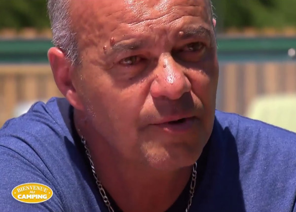 Bienvenue au camping : Alain verse une larme face aux commentaires de ses concurrents Bienvenue au camping : Alain verse une larme face aux commentaires de ses concurrents
