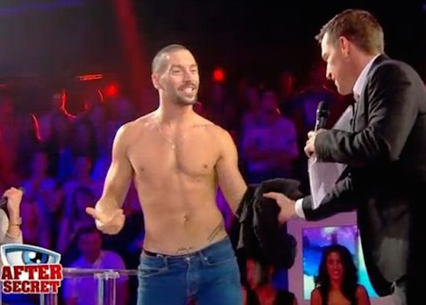Secret Story l’after : Steph se déshabille et critique le couple Aymeric / Leila Secret Story l’after : Steph se déshabille et critique le couple Aymeric / Leila