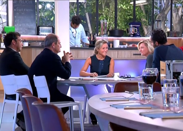 C à vous : Anne-Sophie Lapix à haut niveau avec Laurent Wauquiez et Stéphane Bern C à vous : Anne-Sophie Lapix à haut niveau avec Laurent Wauquiez et Stéphane Bern