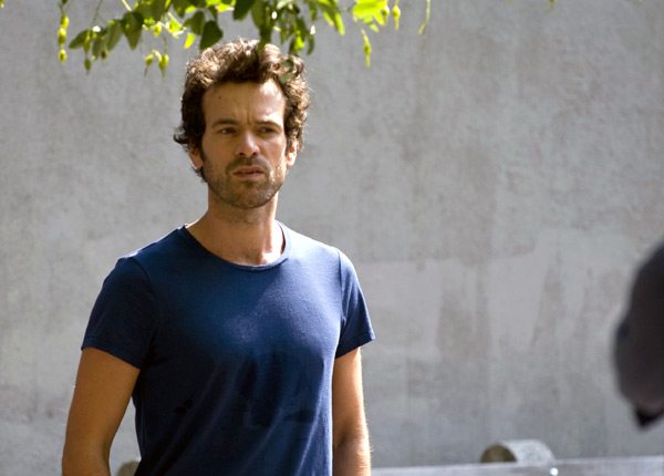 Inédit, l’homme qui voulait vivre sa vie avec Romain Duris relégué à 2h25 du matin sur TF1