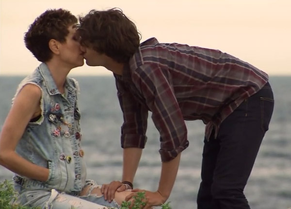 Bientôt un épisode de Plus belle la vie en direct sur France 3 ? Bientôt un épisode de Plus belle la vie en direct sur France 3 ?