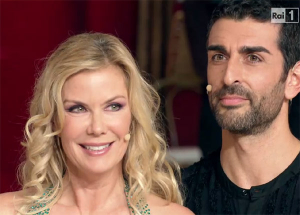 Katherine Kelly Lang (Brooke dans Amour, gloire et beauté) regrette d’avoir participé à Danse avec les stars en Italie