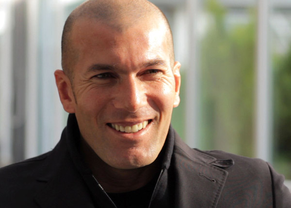 Zinedine Zidane fait son retour sur Canal+ Zinedine Zidane fait son retour sur Canal+