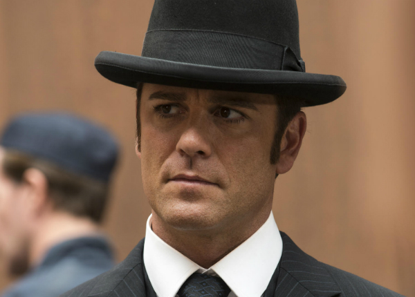 Yannick Bisson (Les Enquêtes de Murdoch) : « On aimerait beaucoup tourner un épisode en France » Yannick Bisson (Les Enquêtes de Murdoch) : « On aimerait beaucoup tourner un épisode en France »