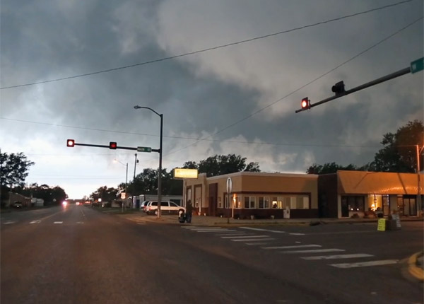 Traqueurs de tornades : le « Twister » français atteint son objectif