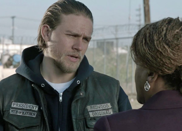 Sons of anarchy : Charlie Hunnam (Jax) a du mal à prendre la relève du NCIS