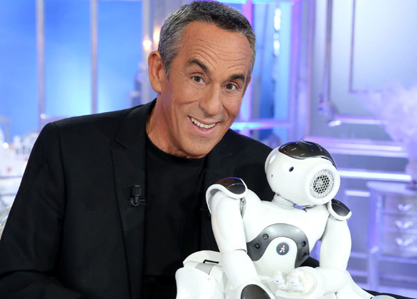 Salut les Terriens (Canal +) : Armande Altaï, Max Boublil, Julien Clerc et Fabrice Arfi aux côtés de Thierry Ardisson Salut les Terriens (Canal +) : Armande Altaï, Max Boublil, Julien Clerc et Fabrice Arfi aux côtés de Thierry Ardisson