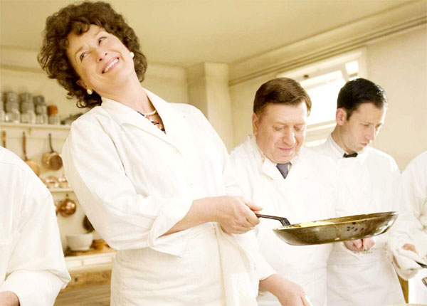 Julie et Julia (M6) : la cuisine française a fait prendre 8 kilos à Meryl Streep Julie et Julia (M6) : la cuisine française a fait prendre 8 kilos à Meryl Streep