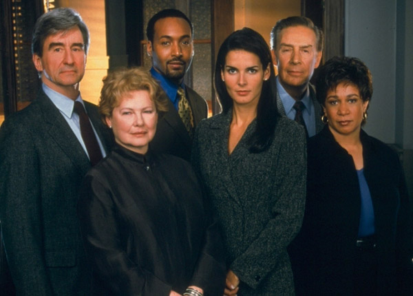 New York, Police judiciaire : Pourquoi la série est diffusée sur NRJ12, mais aussi sur TF1 et TMC ? New York, Police judiciaire : Pourquoi la série est diffusée sur NRJ12, mais aussi sur TF1 et TMC ?