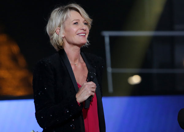 Un soir à la Tour Eiffel : Sophie Davant, Charlie Hebdo, Les Grosses Têtes et Karl Zéro sur France 2 Un soir à la Tour Eiffel : Sophie Davant, Charlie Hebdo, Les Grosses Têtes et Karl Zéro sur France 2