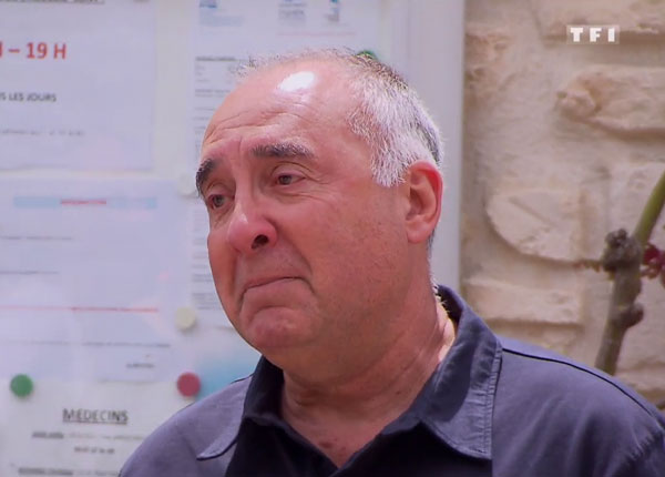 Bienvenue au camping : l’élection de Miss camping fait un flop, Robert au bord des larmes Bienvenue au camping : l’élection de Miss camping fait un flop, Robert au bord des larmes