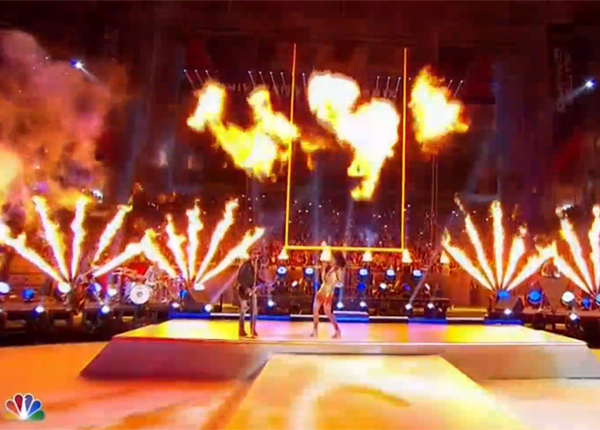 Super Bowl : Katy Perry et Lenny Kravitz, le show 2015 [vidéo]
