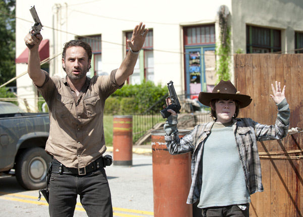 The Walking Dead : la saison 5 reprend dans le sang, les acteurs réagissent