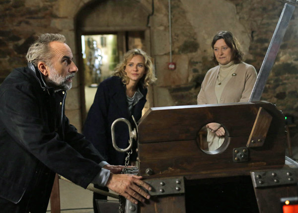 Meurtres à Guérande : Becker (Antoine Duléry) et Daguerre (Claire Borotra) face aux têtes décapitées