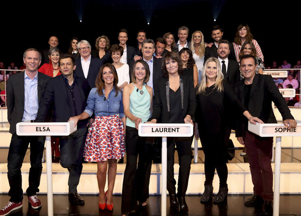 Le grand concours des animateurs (TF1) : Ophélie Meunier, Daphné Burki, Karine Ferri et Julien Arnaud jouent le trophée