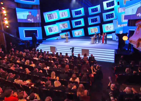 Audiences chaines TNT (16 au 22 février 2015) : France 2 (13.4%) et M6 (9.5%) chutent lourdement, TF1 (21.6%) et Canal+ (3.9%) en forme Audiences chaines TNT (16 au 22 février 2015) : France 2 (13.4%) et M6 (9.5%) chutent lourdement, TF1 (21.6%) et Canal+ (3.9%) en forme