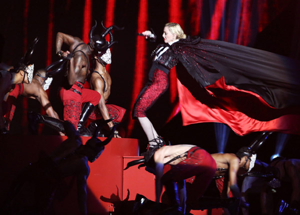 Brit Awards 2015 : quelle audience pour la chute de Madonna ?