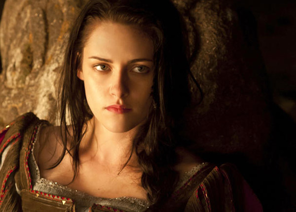 Kristen Stewart (Blanche-neige et le chasseur) : « C’est assez proche de Bella dans Twilight »