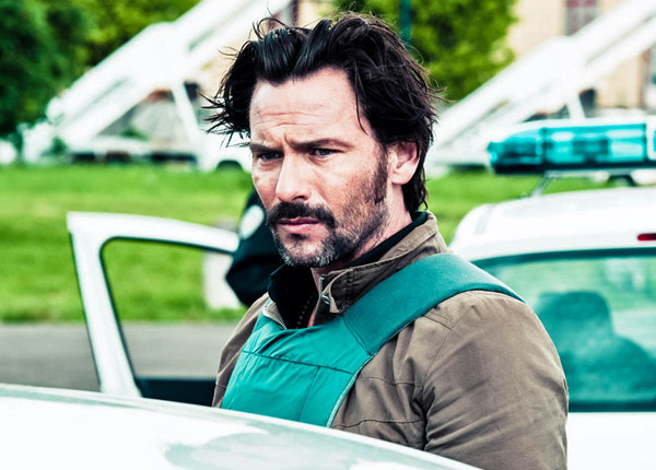 A terre, Falco se réveillera le 2 avril pour la saison 3 inédite sur TF1 A terre, Falco se réveillera le 2 avril pour la saison 3 inédite sur TF1