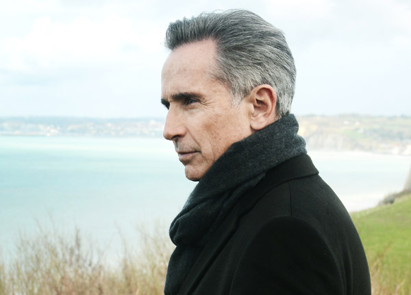 Après Les témoins, Thierry Lhermitte se glissera une ultime fois dans la peau de Doc Martin