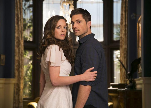 Witches Of East End : la saison 2 inédite séduit les ménagères sur 6ter Witches Of East End : la saison 2 inédite séduit les ménagères sur 6ter