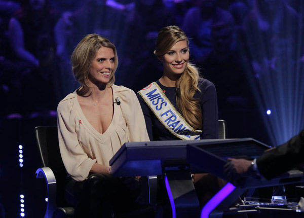 Qui veut gagner des millions : Stéphane Guillon, Camille Cerf, Mathieu Madénian et Lorànt Deutsch jouent pour le Sidaction sur TF1 Qui veut gagner des millions : Stéphane Guillon, Camille Cerf, Mathieu Madénian et Lorànt Deutsch jouent pour le Sidaction sur TF1