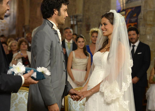Qui a conçu la robe de mariée de Clem (Lucie Lucas) sur TF1 ? Qui a conçu la robe de mariée de Clem (Lucie Lucas) sur TF1 ?