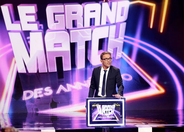 Estelle Denis, Norbert Tarayre et Karine Ferri dans Le Grand match de la télévision sur D8