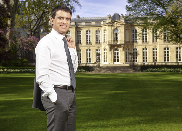 Valls l’ambitieux, Ayrault le démissionnaire décrypté par sa fille Elise