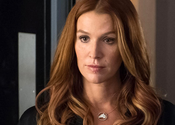 Unforgettable : TF1 interrompt la saison 3 avant sa fin Unforgettable : TF1 interrompt la saison 3 avant sa fin
