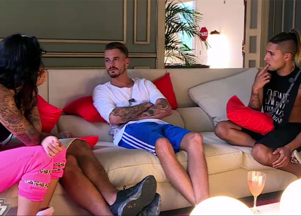 Les Anges 7 : Barbara et Raphael, la fin d’une relation houleuse Les Anges 7 : Barbara et Raphael, la fin d’une relation houleuse