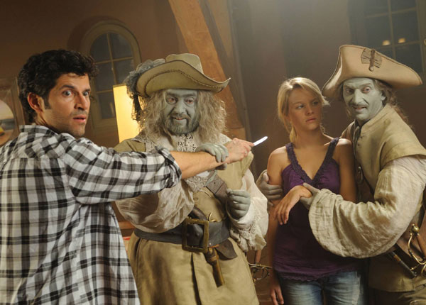 L’Auberge hantée : Pasquale Aleardi et Annette Frier (Mick Brisgau) face aux esprits fantasques sur M6 L’Auberge hantée : Pasquale Aleardi et Annette Frier (Mick Brisgau) face aux esprits fantasques sur M6