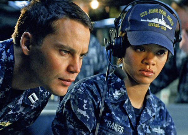 Battleship : Rihanna et Liam Neeson engagés dans l’US Navy Battleship : Rihanna et Liam Neeson engagés dans l’US Navy
