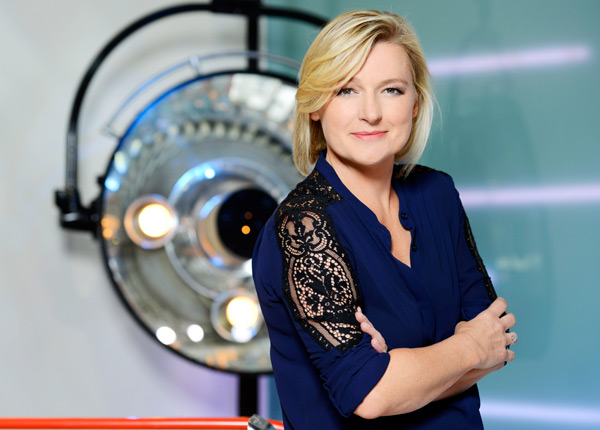Le Petit Journal de Canal + et C à vous reviennent sur les agressions lors de la manifestation FN Le Petit Journal de Canal + et C à vous reviennent sur les agressions lors de la manifestation FN